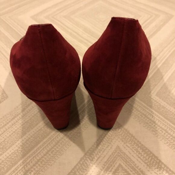 DKNY Maroon Laurel Flowered Suede Peep Toe Heels - Picture 6 of 7